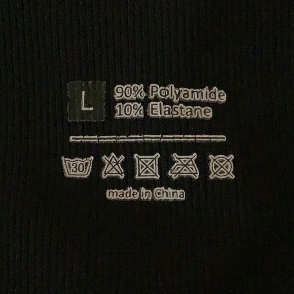 Black and Gray Size Large Tie-Dye Scrunch Back Shorts Preloved - Picture 6 of 6